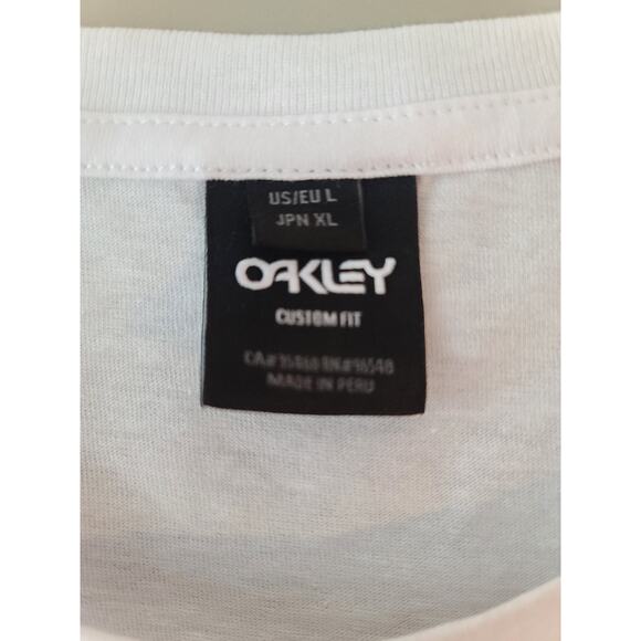 NWT Oakley Americana USA baseball tee white with red arms - large - Picture 3 of 5